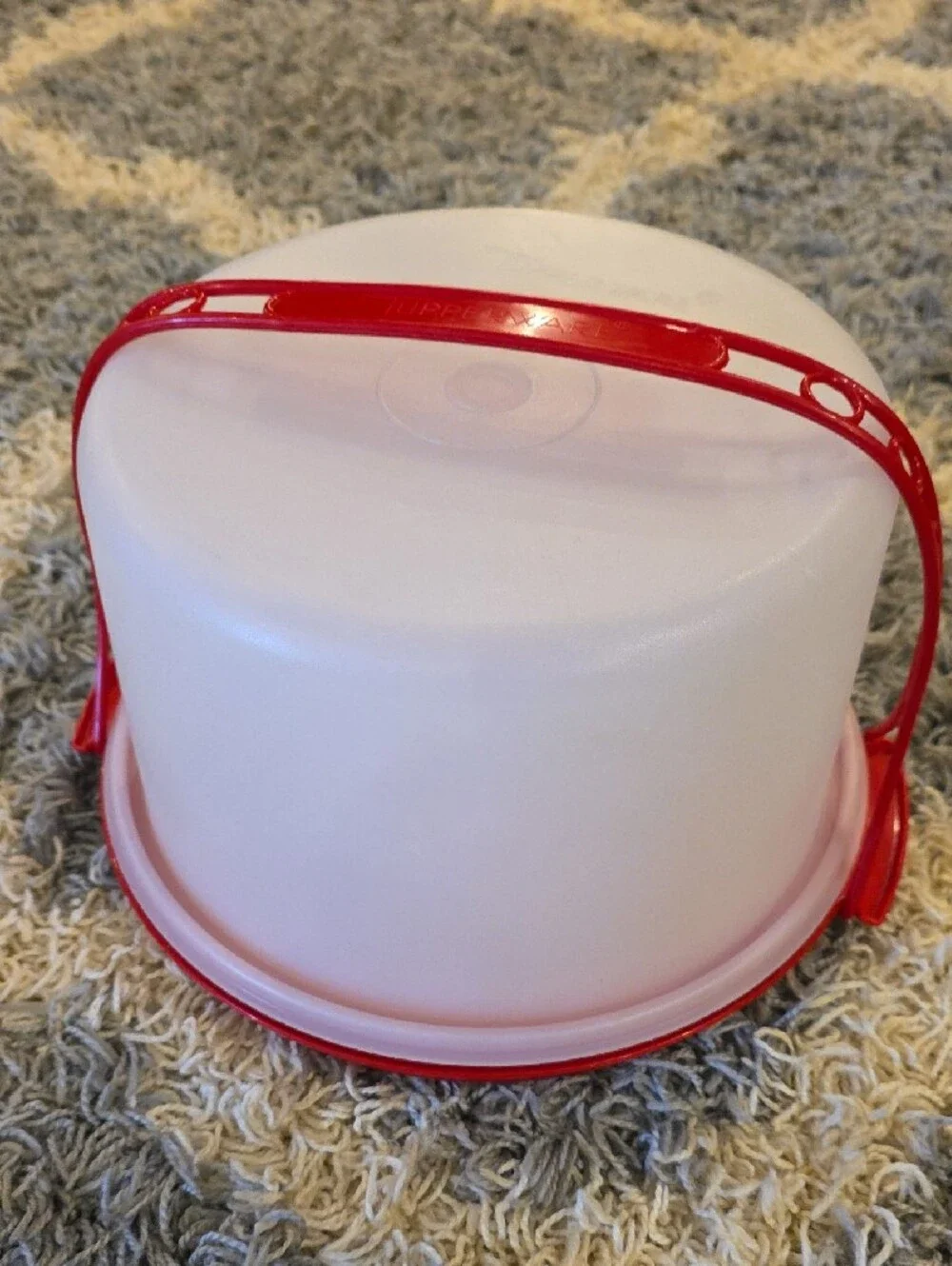 Tupperware Red-Accented White Cake Carrier with Secure Handle